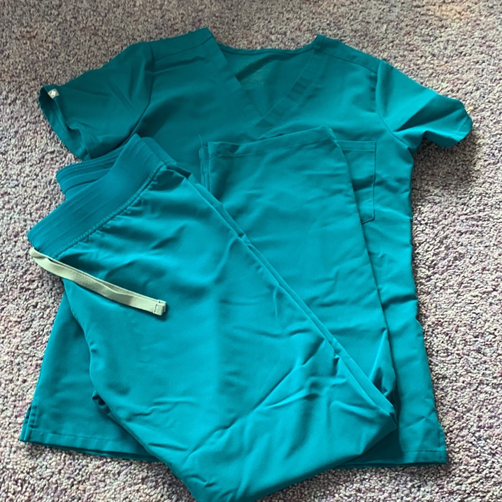 FIGS teal scrubs